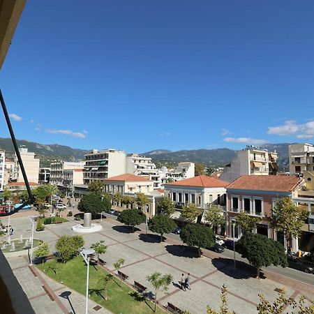Spacious View Of Central Square كالاماتا المظهر الخارجي الصورة