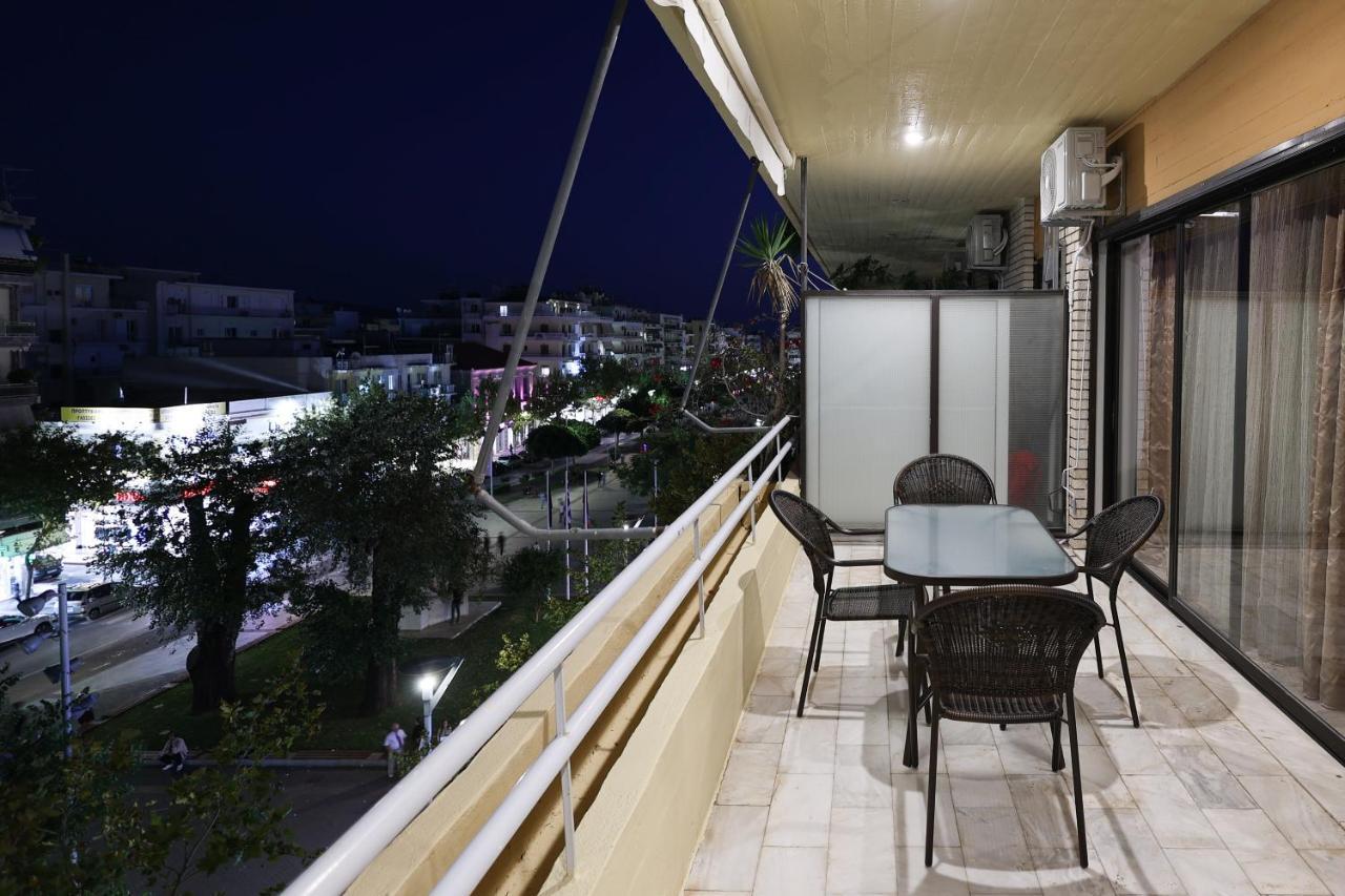 Spacious View Of Central Square كالاماتا المظهر الخارجي الصورة